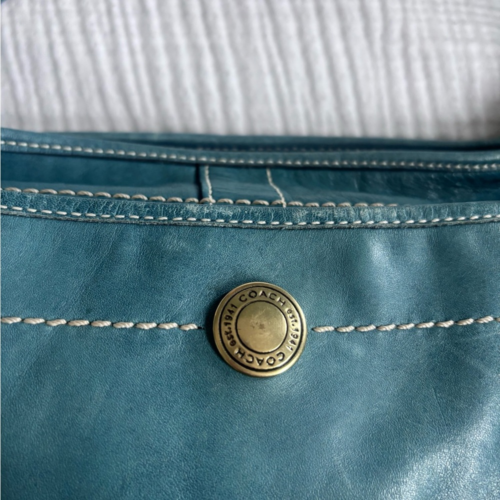 Vintage Y2K Coach Teal Leather Shoulder Bag with Front Pocket - Picture 3 of 12